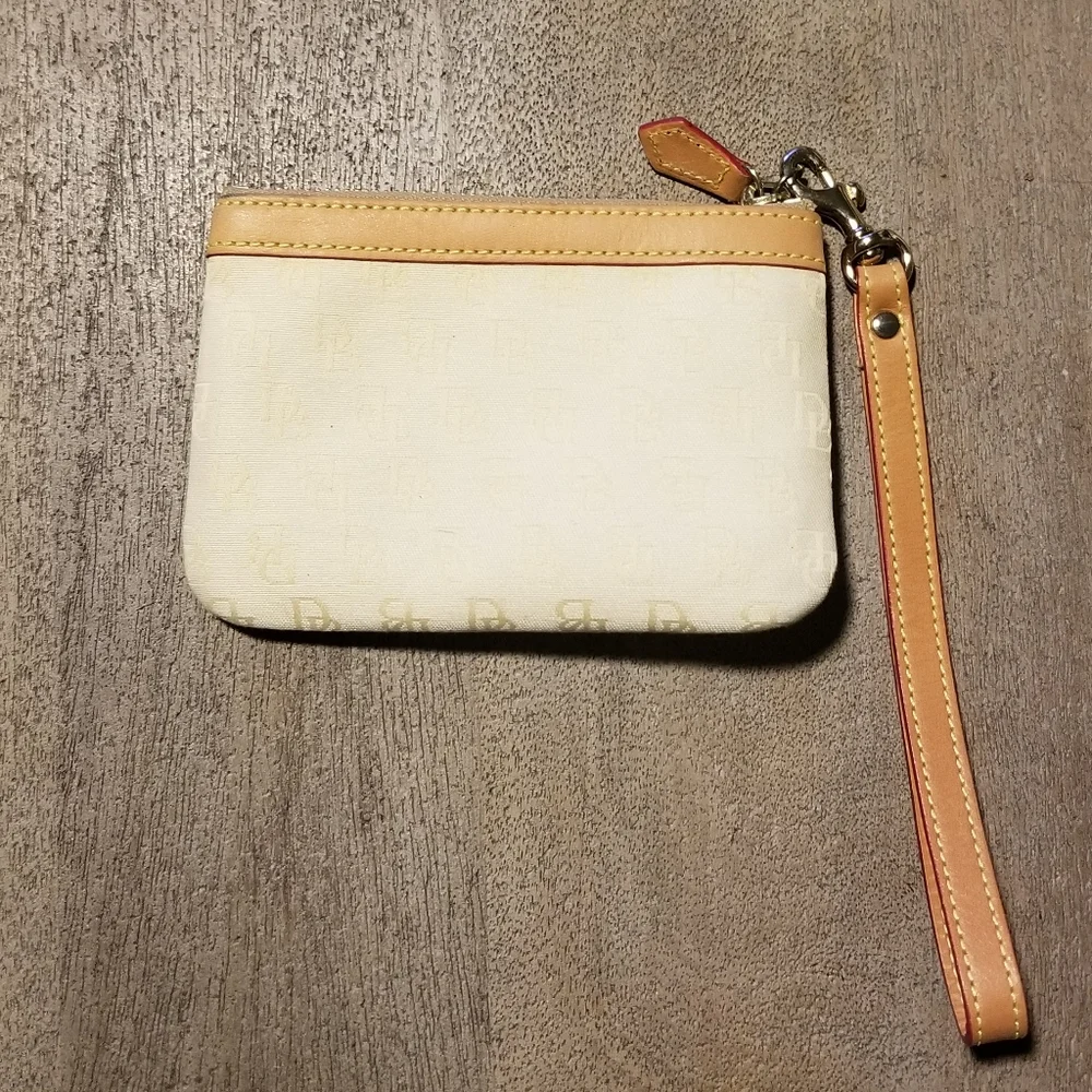 Dooney & Bourke Zipper Wallet Wristlet Change Purs - Picture 2 of 11